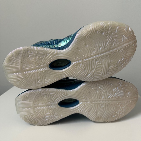 Nike LeBron 21 "Abalone" - Size 7.5 Men’s | Style Code: FN0708-400 - Picture 3 of 9